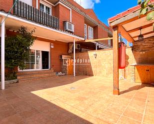 Terrace of House or chalet for sale in Fuenlabrada  with Air Conditioner and Swimming Pool