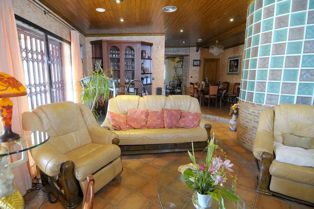 Wohnzimmer von Haus oder Chalet zum Verkauf in Valdepeñas mit Klimaanlage, Heizung und Privatgarten