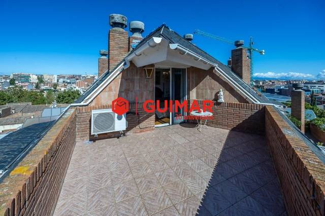 Piso en Venta en Sant Cugat del Vallès - Calle de Girona en Centre - Estació