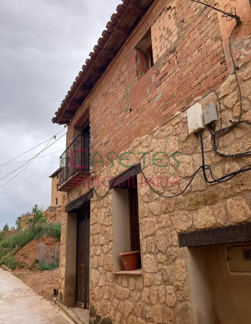 Exterior view of Houses for sale in Ademuz