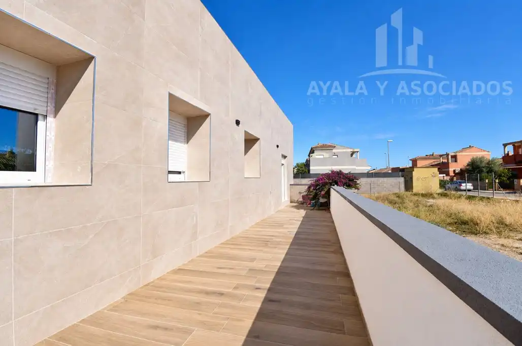 Terrassa de Casa o xalet en venda en Cartagena amb Jardí privat i Piscina