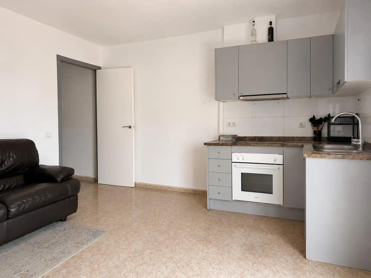 Kitchen of Flat for sale in Sabadell  with Air Conditioner and Storage room