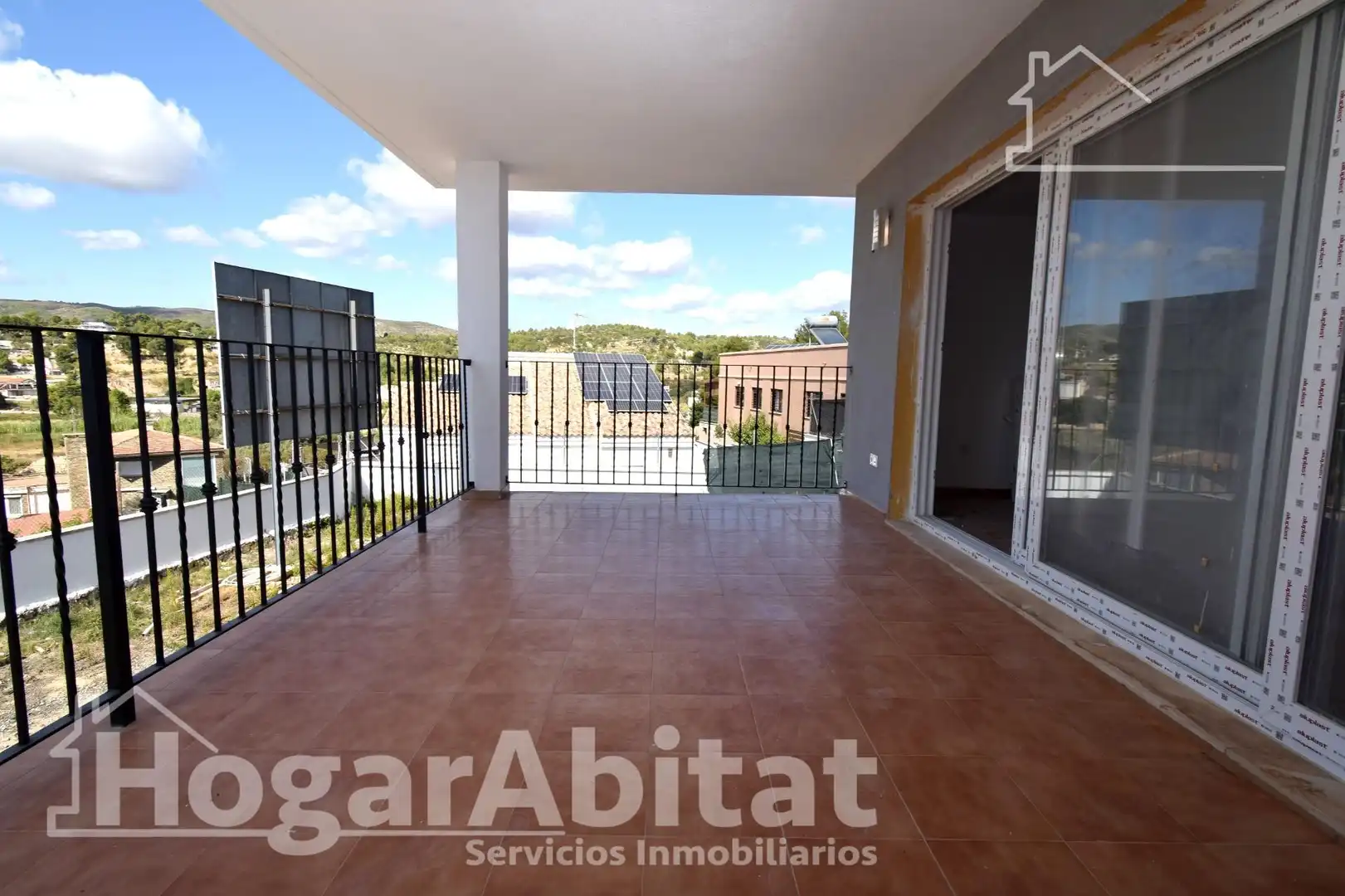 Vista exterior de Casa o xalet en venda en Chiva amb Aire condicionat, Calefacció i Jardí privat