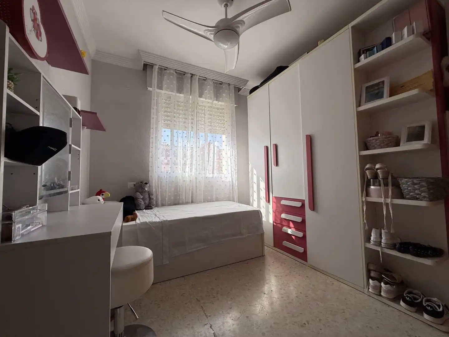 Habitación de Casa adosada en venta en Aljaraque con Aire acondicionado