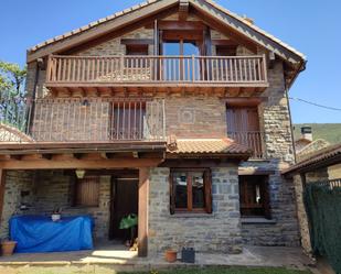 Außenansicht von Haus oder Chalet miete in Castiello de Jaca mit Terrasse und Balkon