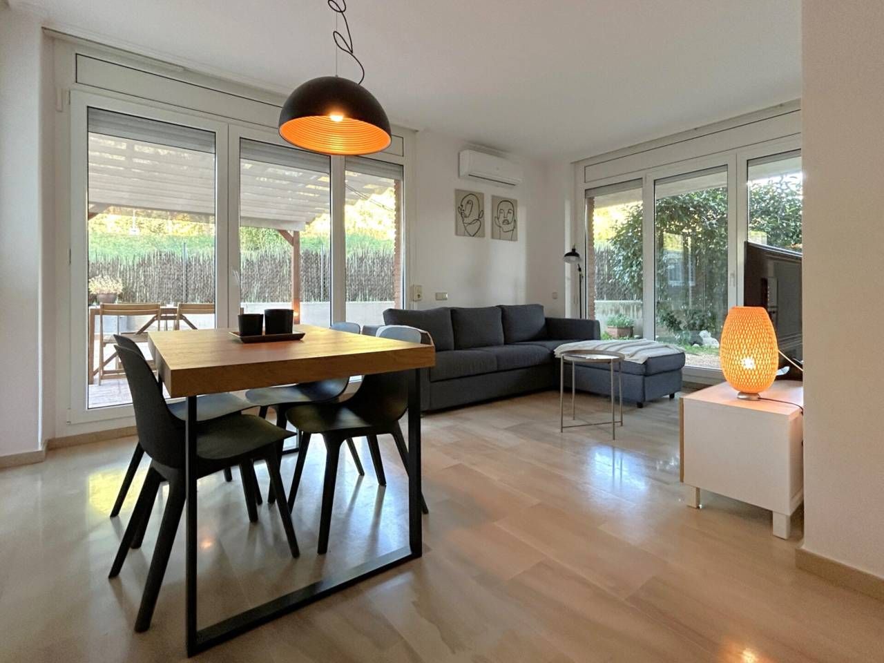 Living room of Flat to rent in Manresa  with Air Conditioner, Heating and Private garden