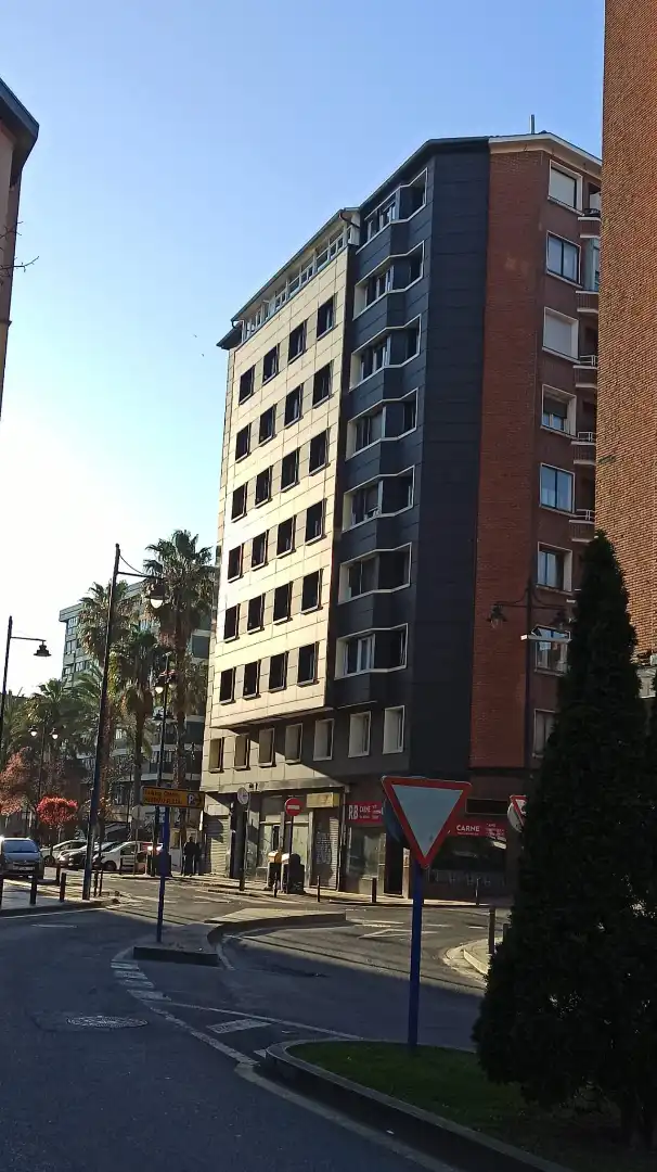 Vista exterior de Pis en venda en Barakaldo  amb Calefacció i Moblat