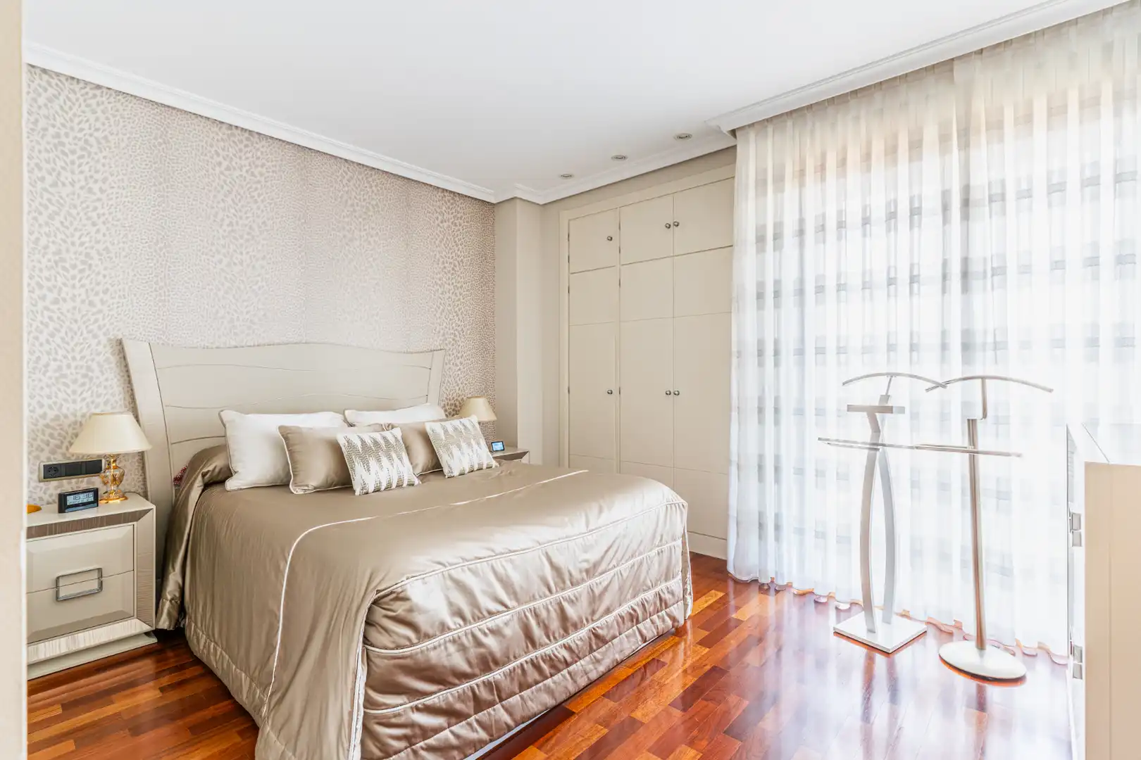 Schlafzimmer von Dachboden zum Verkauf in Majadahonda mit Klimaanlage, Heizung und Terrasse