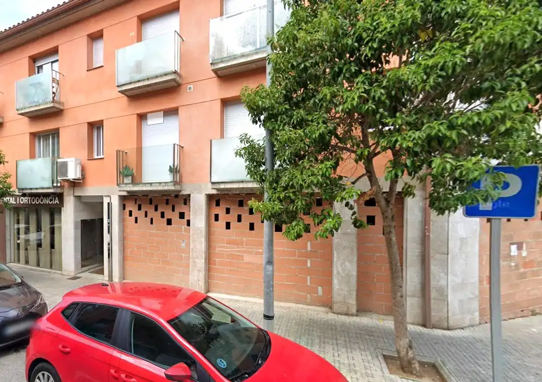 Vista exterior de Pis en venda en La Roca del Vallès