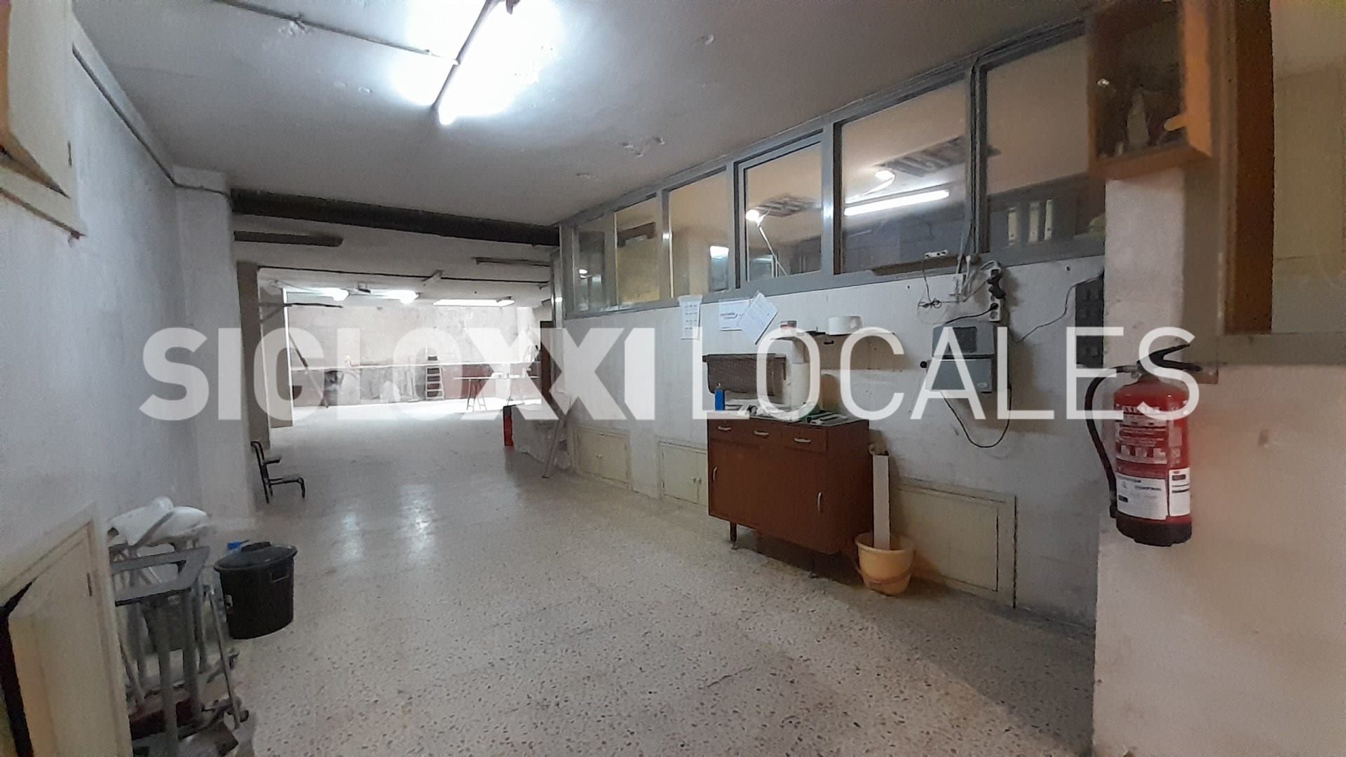 Local en venda a DE VILA I ROSSEL , Horta, Horta - Guinardó