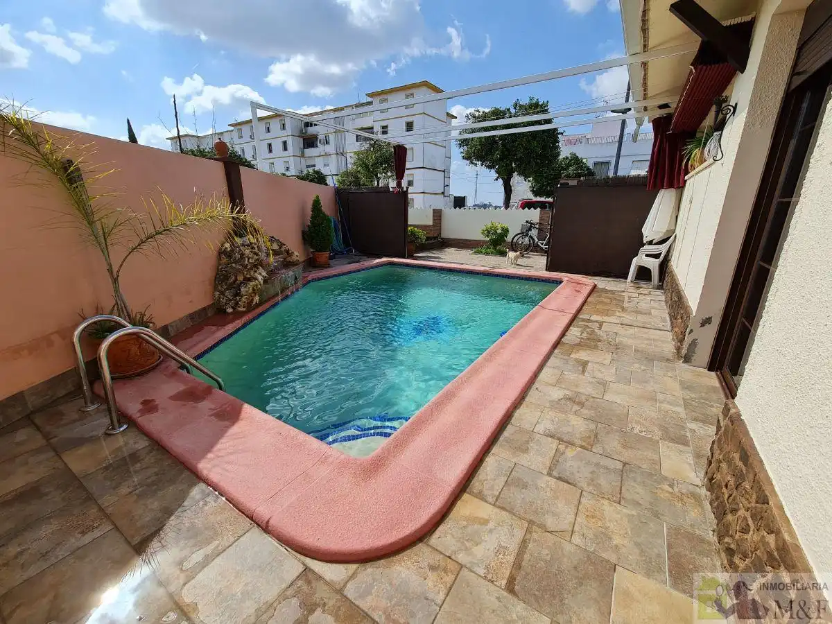 Piscina de Casa o chalet en venta en Palma del Río con Aire acondicionado, Calefacción y Trastero