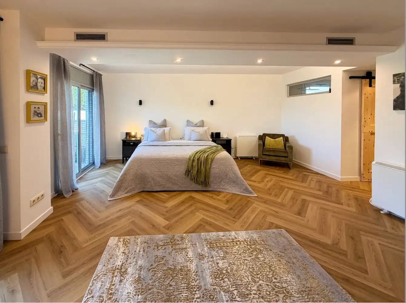 Habitación de Casa o chalet en venta en Celrà con Aire acondicionado, Calefacción y Jardín privado