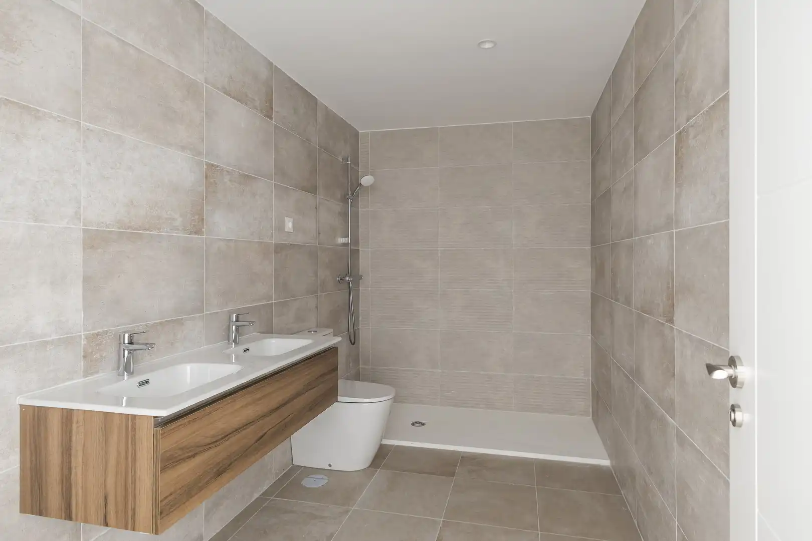 Bathroom of Flat for sale in Guadalajara  with Heating