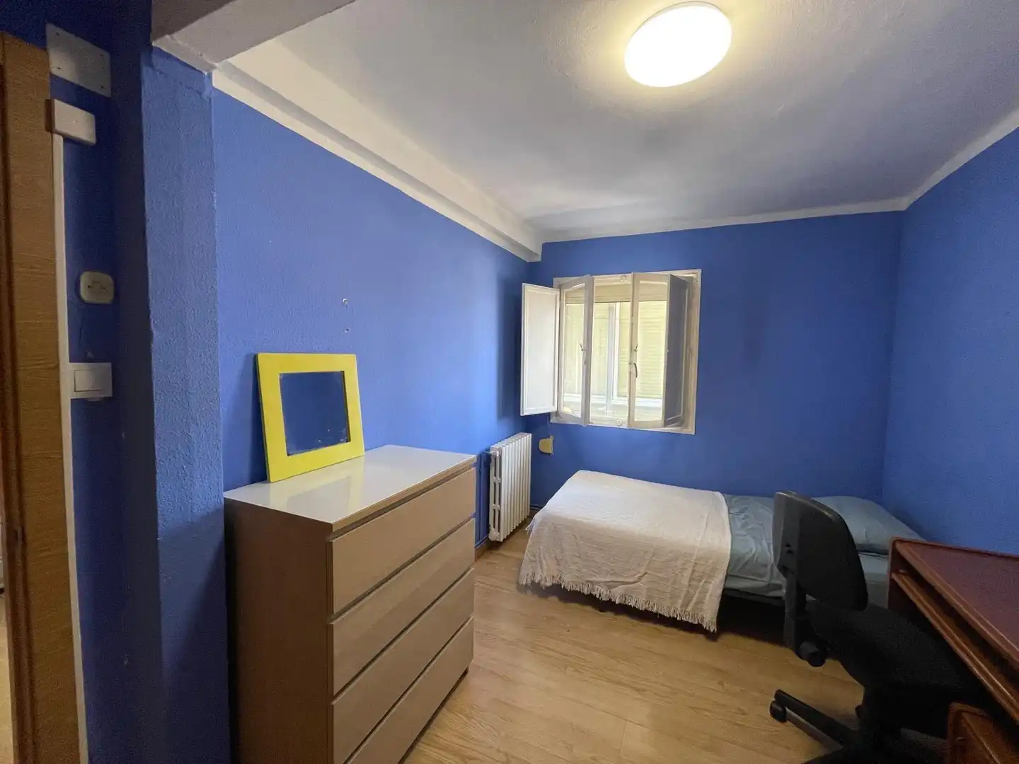 Habitación de Piso en venta en Huesca con Parquet, Terraza y Amueblado