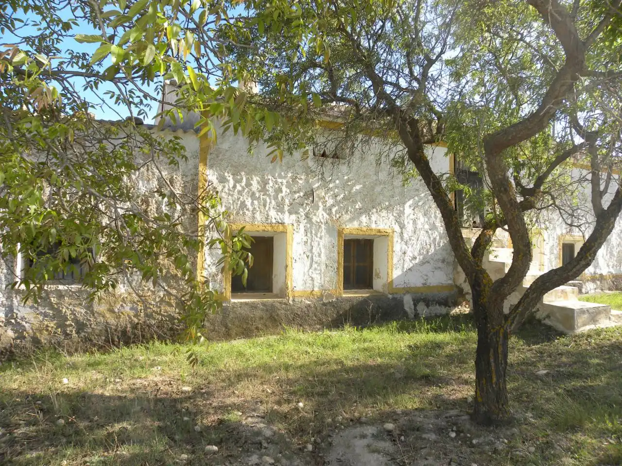 Casa rústica amb jardí en venda a Calle Casa Puero