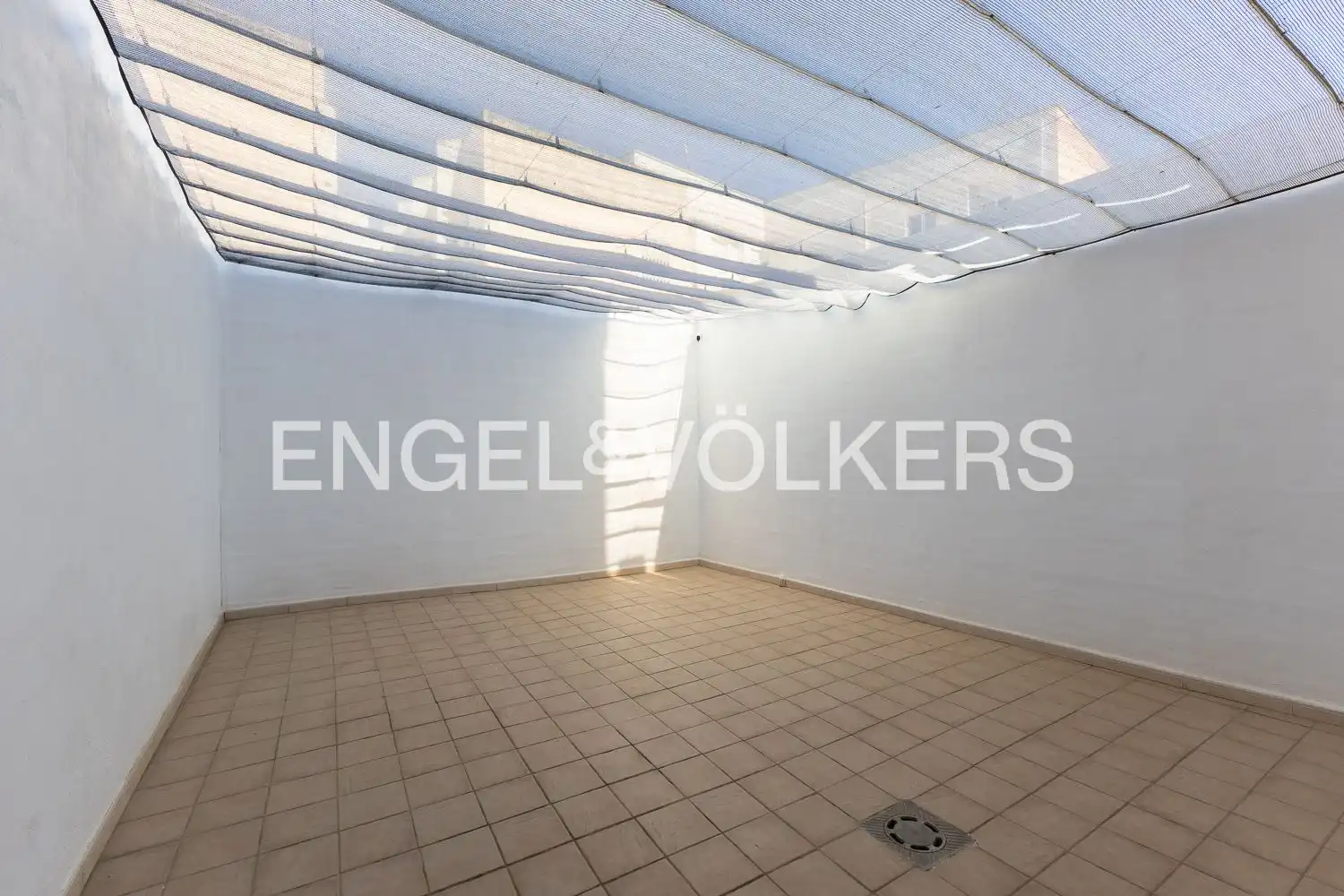 Terrace of Houses for sale in La Pobla de Vallbona  with Air Conditioner, Heating and Terrace