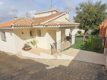 Xalet amb piscina en venda a Manantiales - Lagar - Cortijo