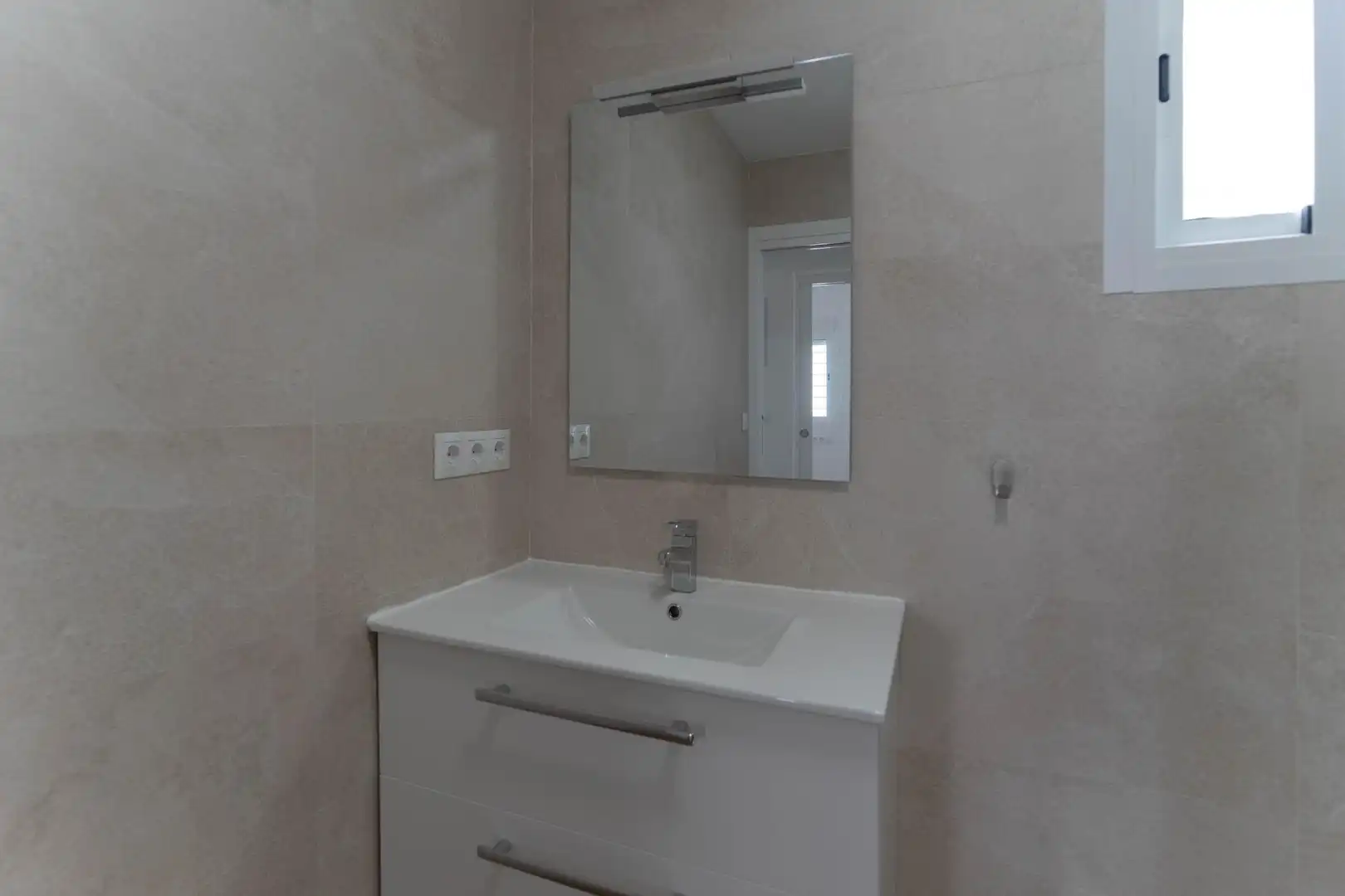 Baño de Planta baja de alquiler en Alhaurín El Grande con Aire acondicionado