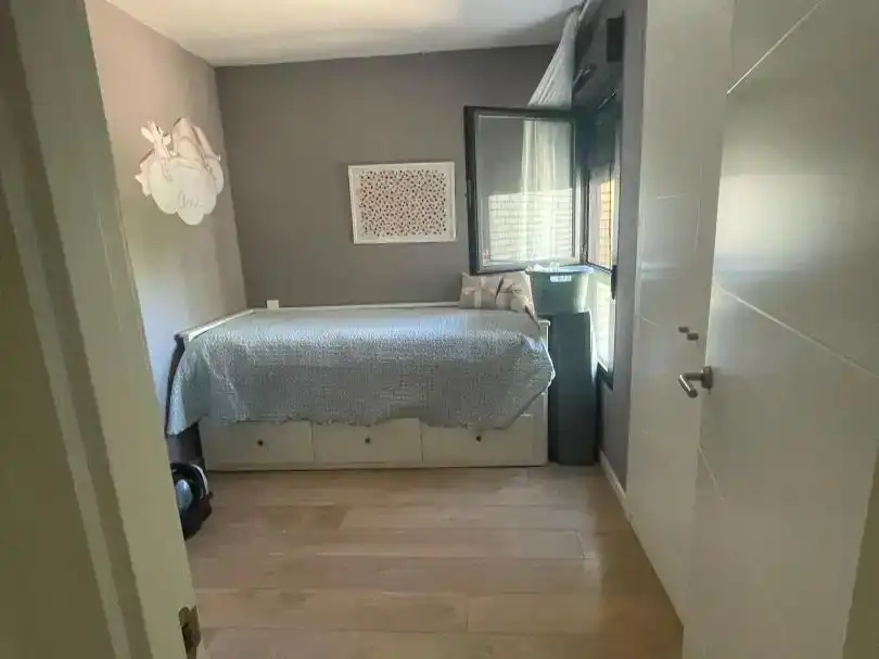 Habitación de Piso en venta en Pinto con Aire acondicionado, Jardín privado y Piscina