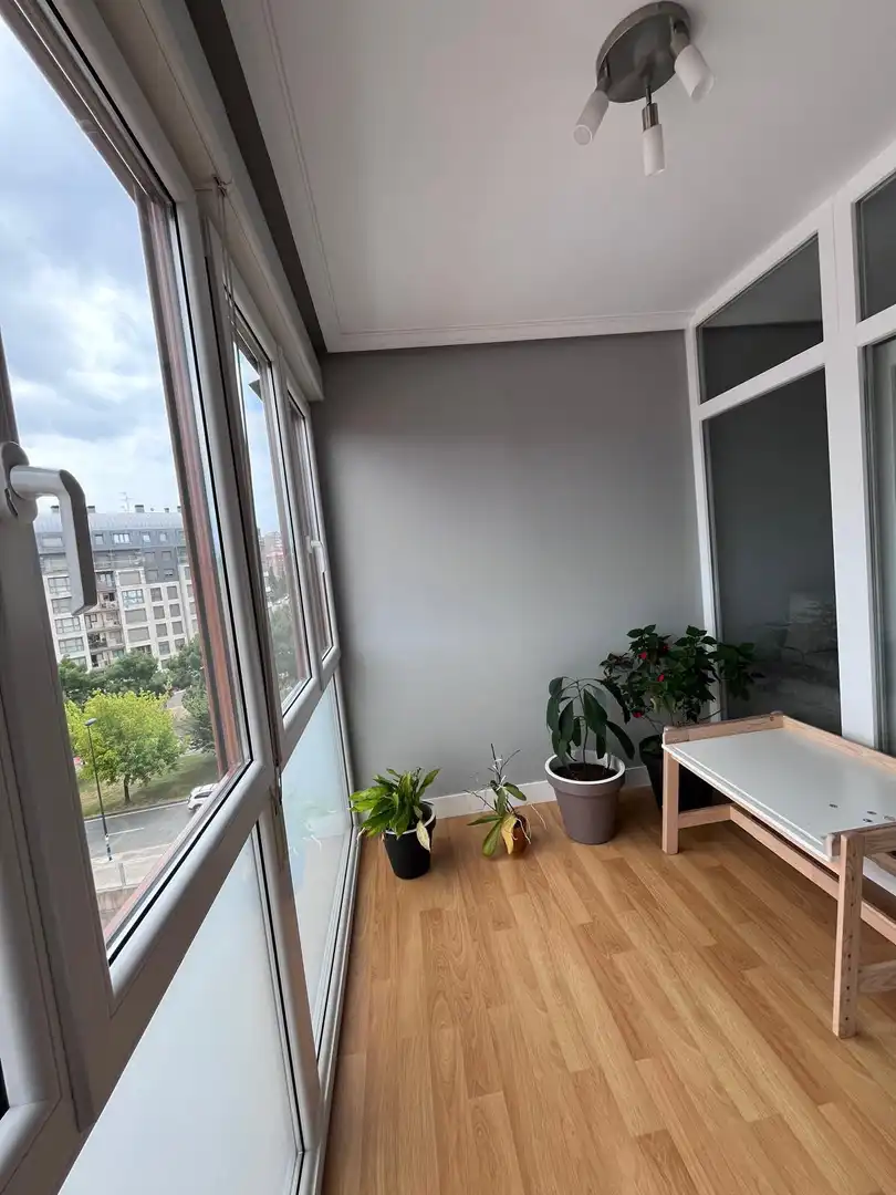 Piso con terraza en venta en Ibaiondo