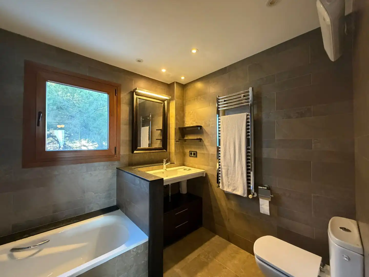 Badezimmer von Wohnung zur Miete in Gavà mit Heizung, Parkett und Terrasse
