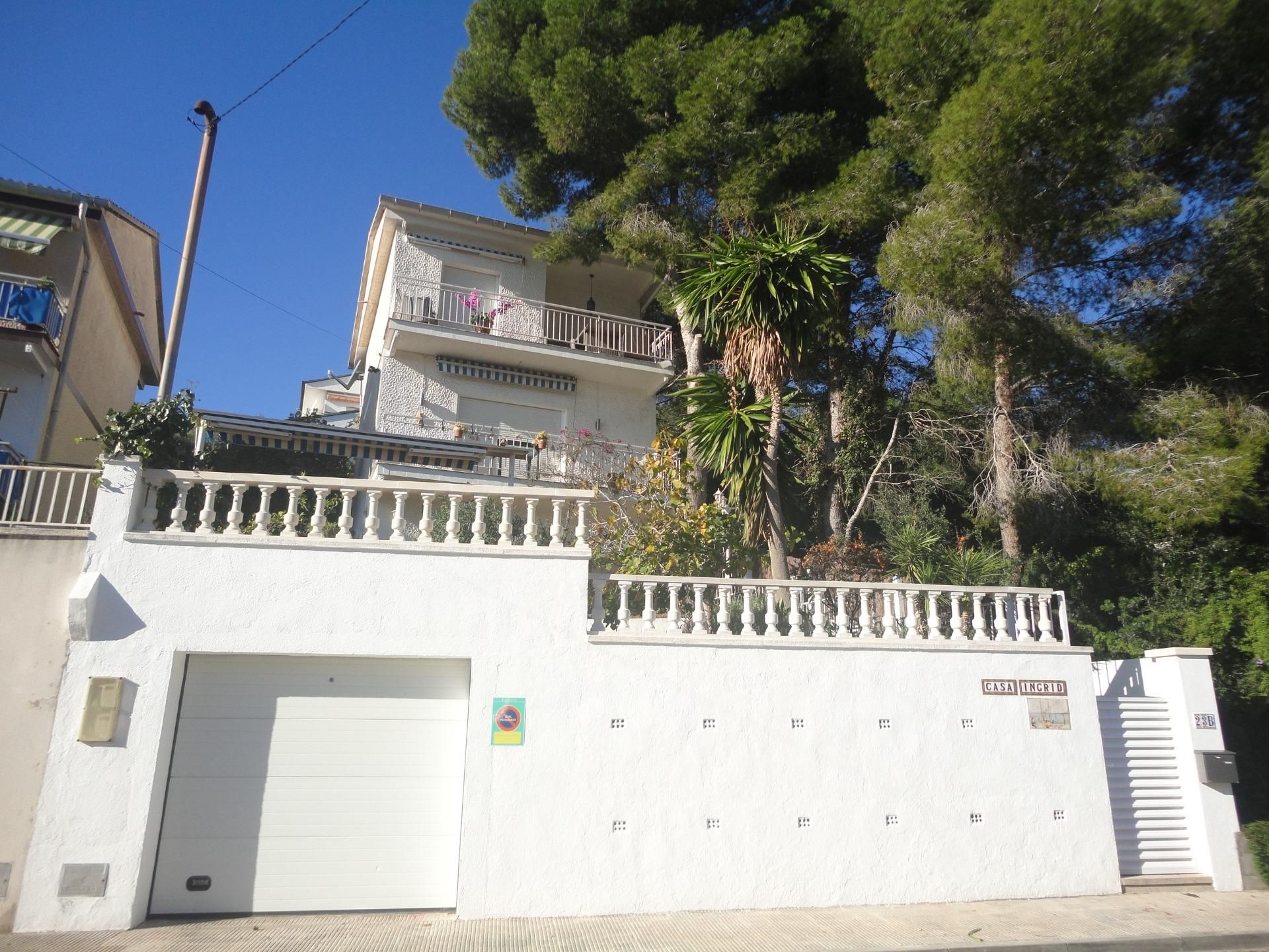 Exterior view of House or chalet for sale in Calafell  with Heating, Private garden and Terrace
