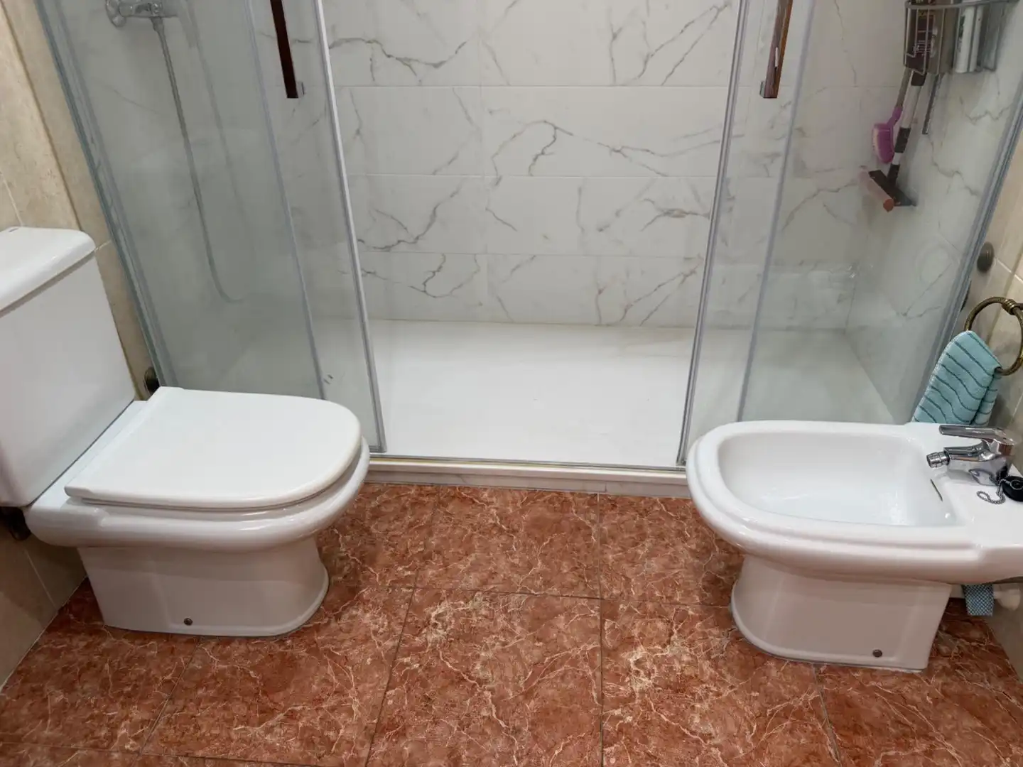 Badezimmer von Wohnung zum Verkauf in Mataró mit Klimaanlage, Heizung und Parkett