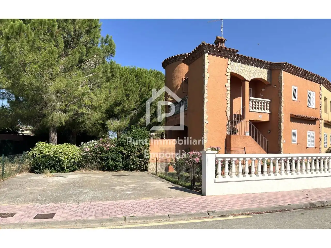 Vista exterior de Piso en venta en Torroella de Fluvià con Aire acondicionado, Terraza y Balcón