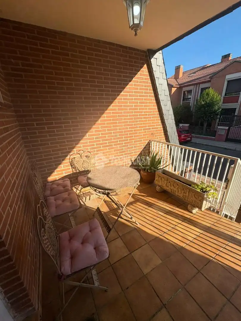 Terrassa de Casa adosada en venda en Valladolid amb Calefacció i Parquet