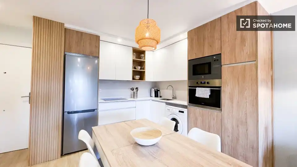 Kitchen of Flat for rent in Madrid  with Air Conditioner, Heating and Furnished