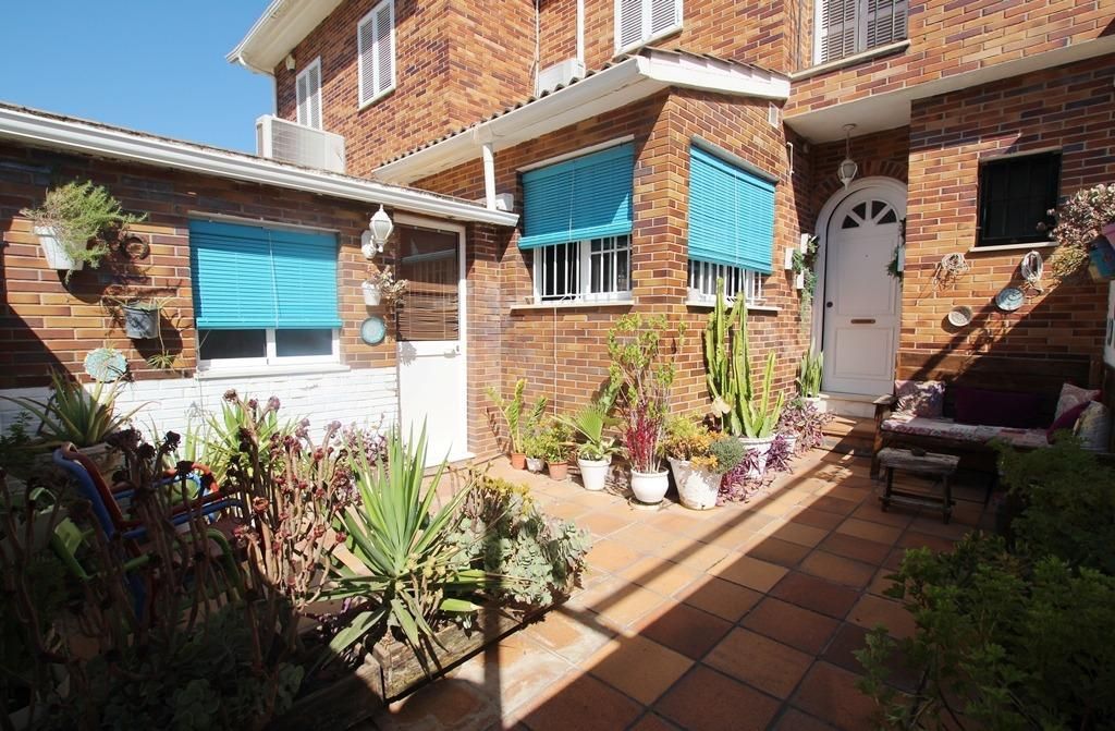 Vista exterior de Casa adosada en venta en Jerez de la Frontera con Aire acondicionado, Jardín privado y Trastero