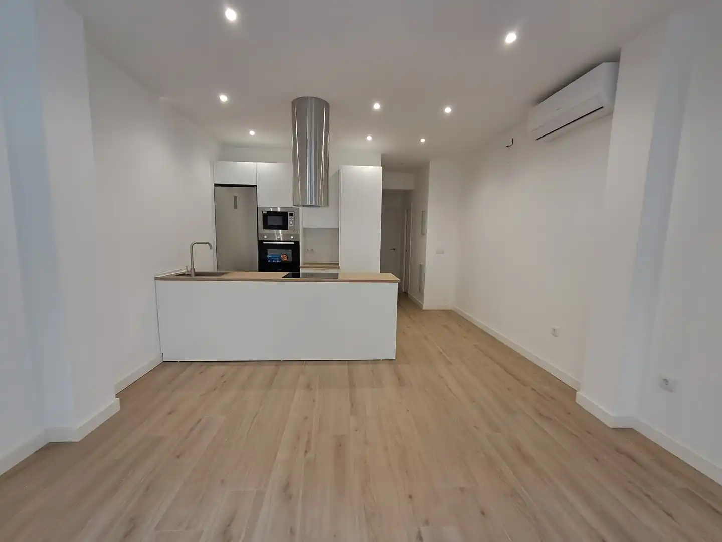 Cocina de Piso en venta en Sevilla con Aire acondicionado, Calefacción y Horno