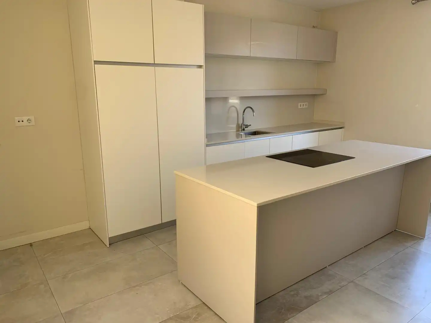 Kitchen of Attic for rent in Madrid  with Air Conditioner, Heating and Parquet flooring