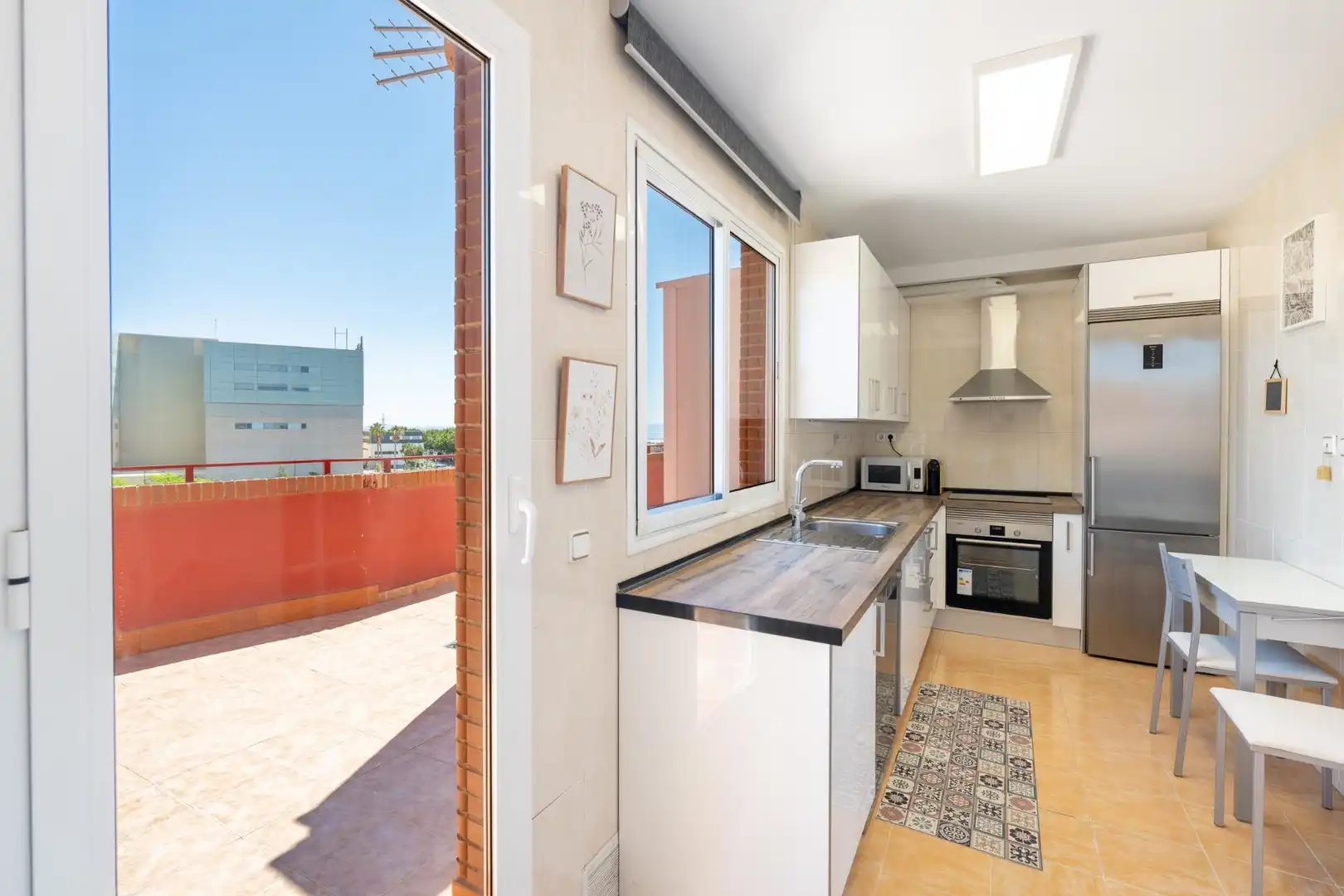 Cocina de Ático de alquiler en Almería con Aire acondicionado, Calefacción y Jardín privado