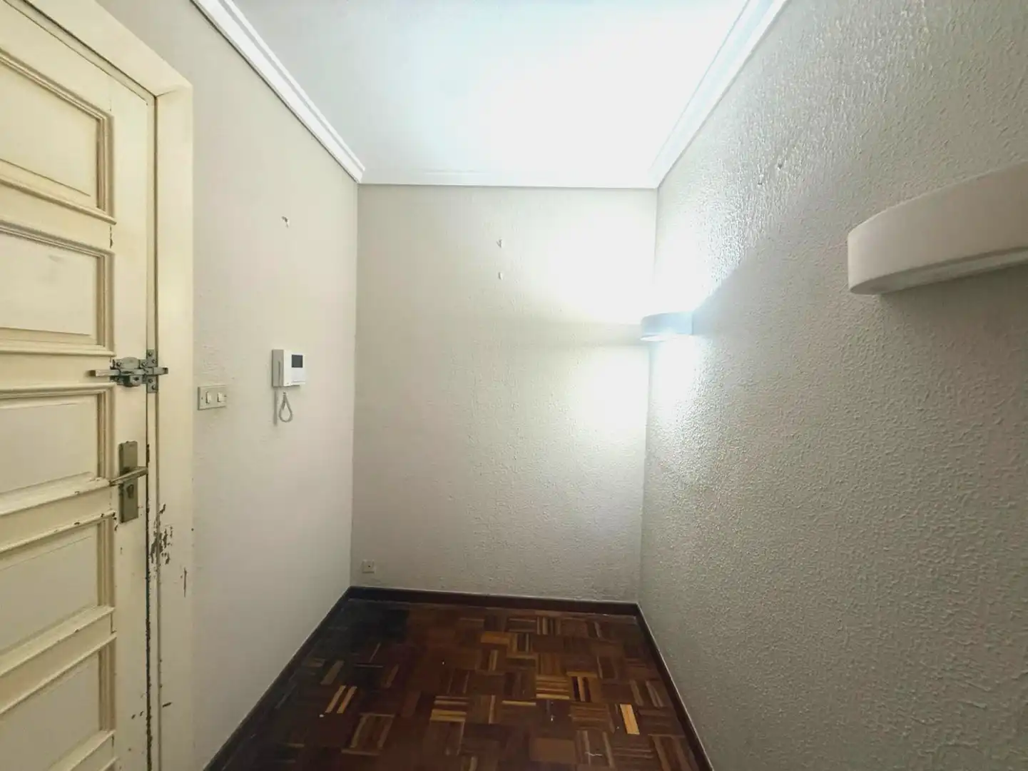 Habitación de Piso en venta en Avilés con Calefacción, Parquet y Terraza