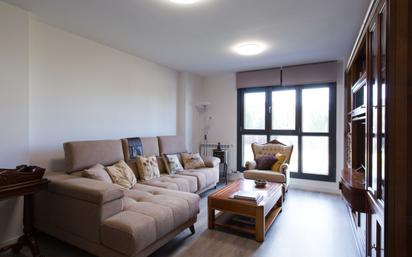 Sala d'estar de Pis en venda en León Capital  amb Terrassa