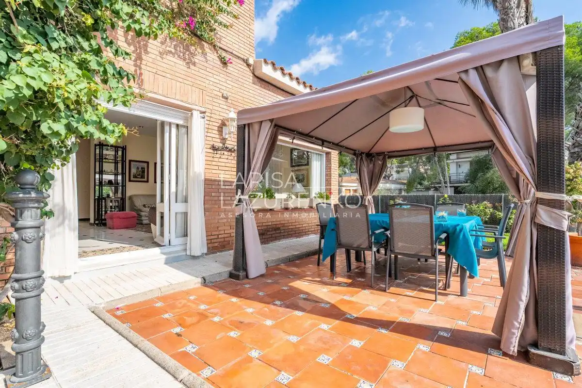 Terrassa de Casa o xalet en venda en Tarragona amb Aire condicionat, Calefacció i Jardí privat