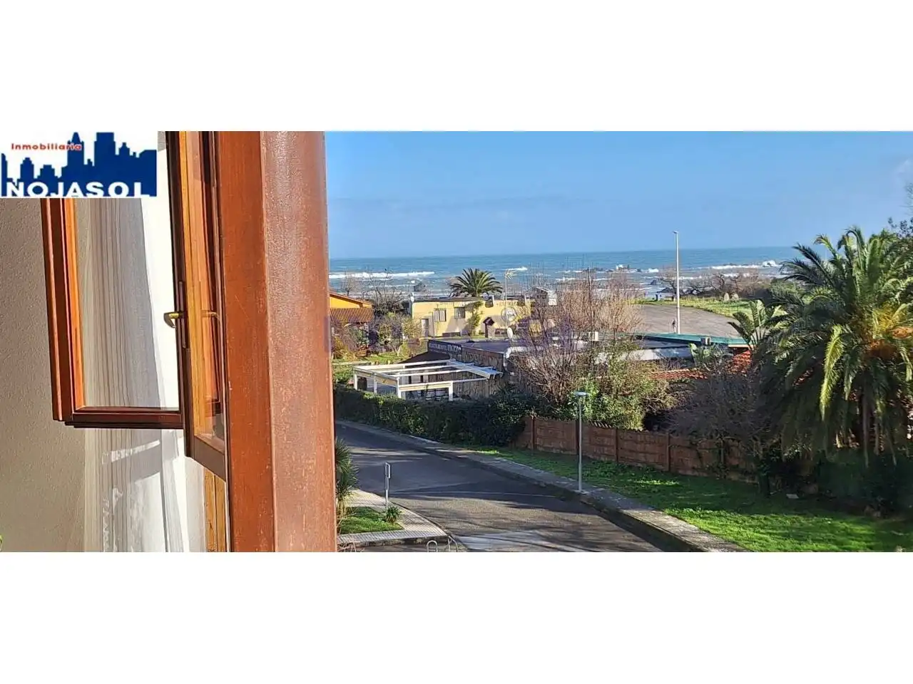 Vista exterior de Dúplex de lloguer en Noja amb Calefacció, Terrassa i Moblat