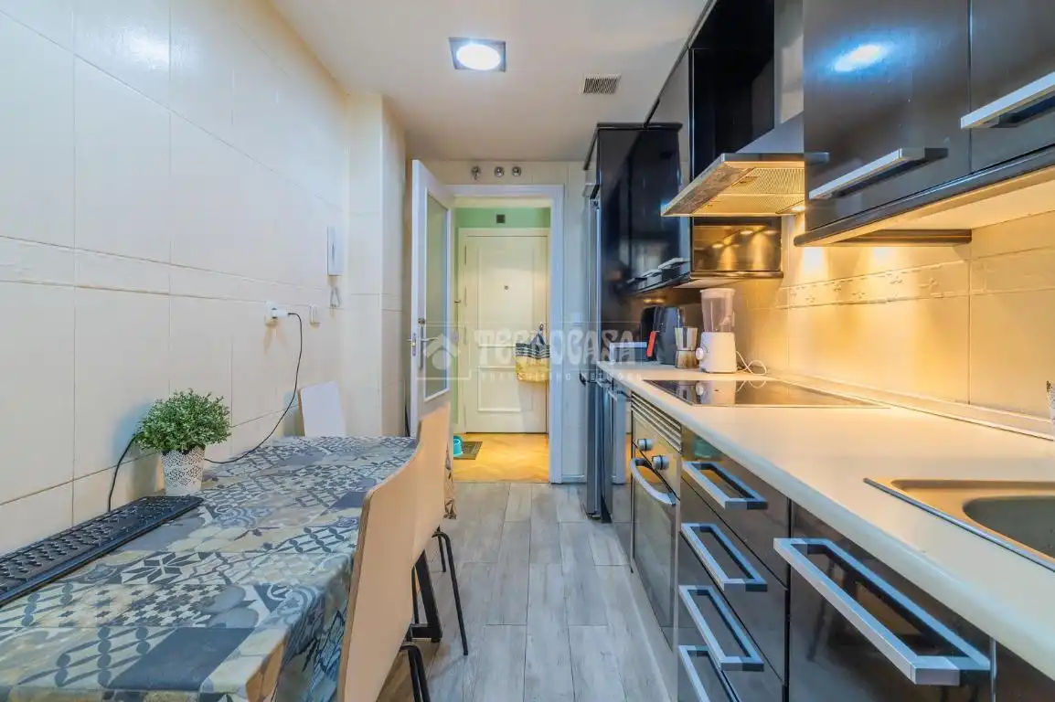Cuina de Pis en venda en Arroyomolinos (Madrid) amb Parquet, Terrassa i Balcó