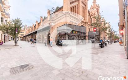 Vista exterior de Pis en venda en  Barcelona Capital amb Calefacció, Forn i Rentadora