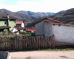 Vista exterior de Casa o xalet en venda en Quirós amb Terrassa