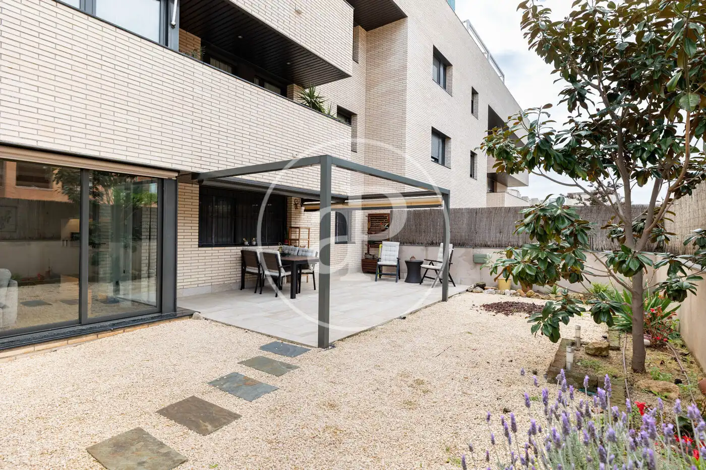 Terrasse von Wohnung zum Verkauf in Esplugues de Llobregat mit Klimaanlage, Heizung und Privatgarten