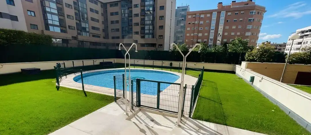 Piscina de Piso de alquiler en  Madrid Capital con Aire acondicionado, Calefacción y Trastero