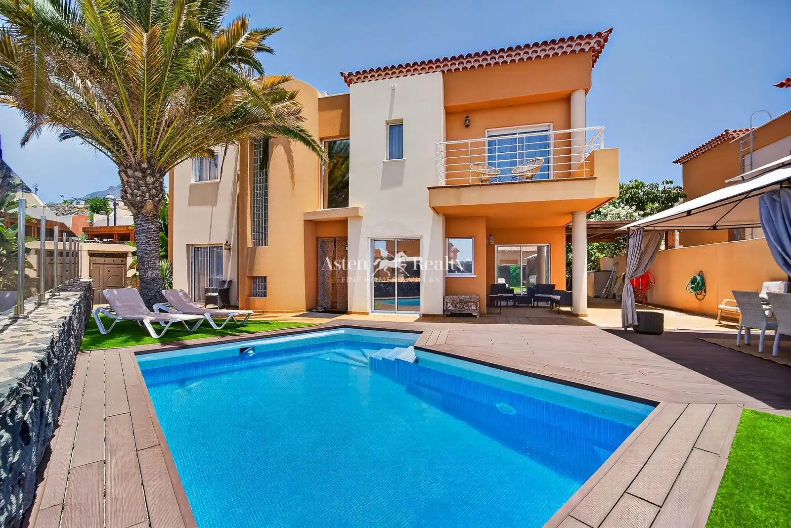 Vista exterior de Casa o chalet en venta en Santiago del Teide con Jardín privado, Terraza y Trastero