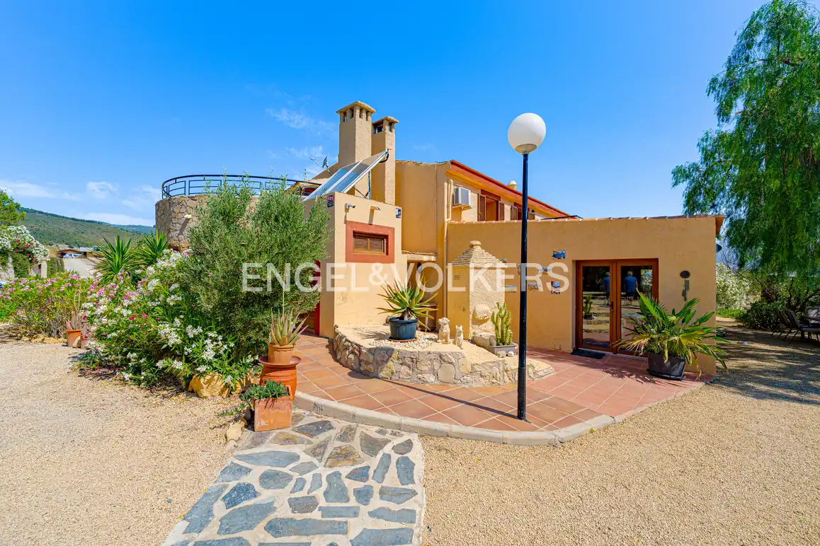 Vista exterior de Casa o chalet en venta en Relleu con Aire acondicionado, Jardín privado y Terraza