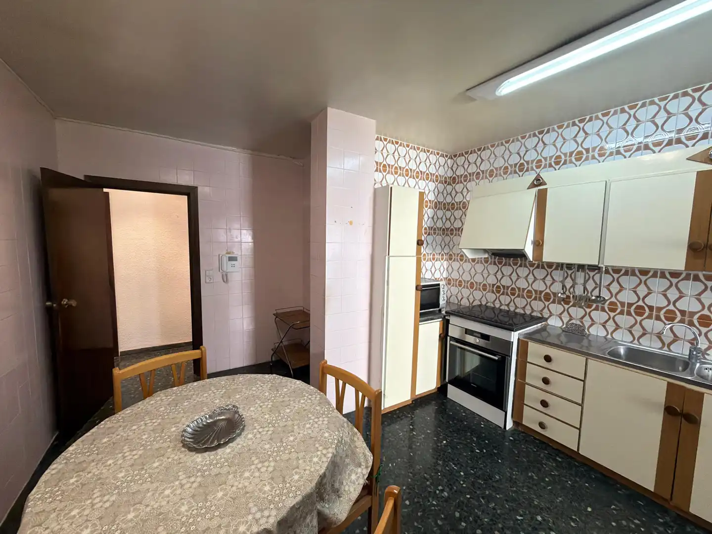 Kitchen of Flat for sale in Lleida  with Air Conditioner, Heating and Storage room