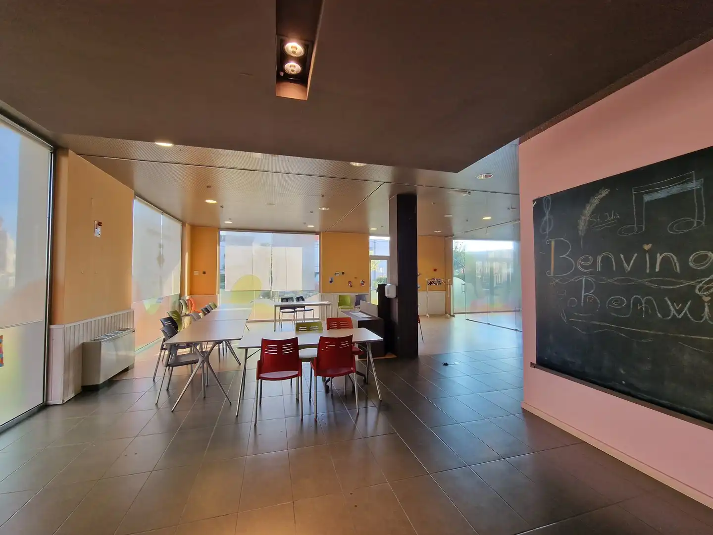 Comedor de Local en venta en Sant Julià de Ramis con Aire acondicionado
