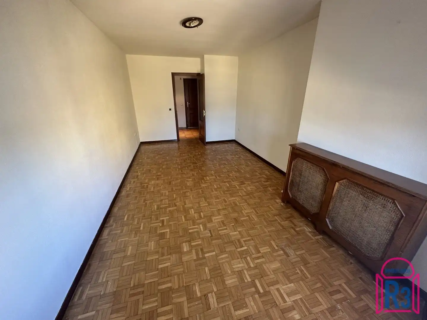 Apartament en venda en León Capital  amb Calefacció, Terrassa i Moblat