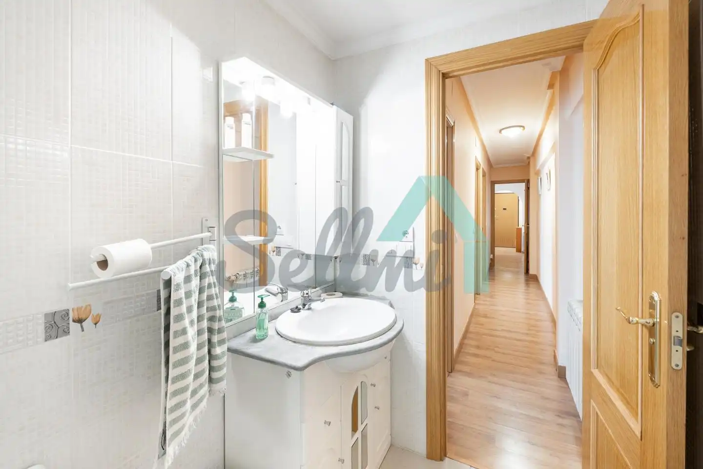 Bathroom of Flat for rent in Avilés  with Heating, Furnished and Internet