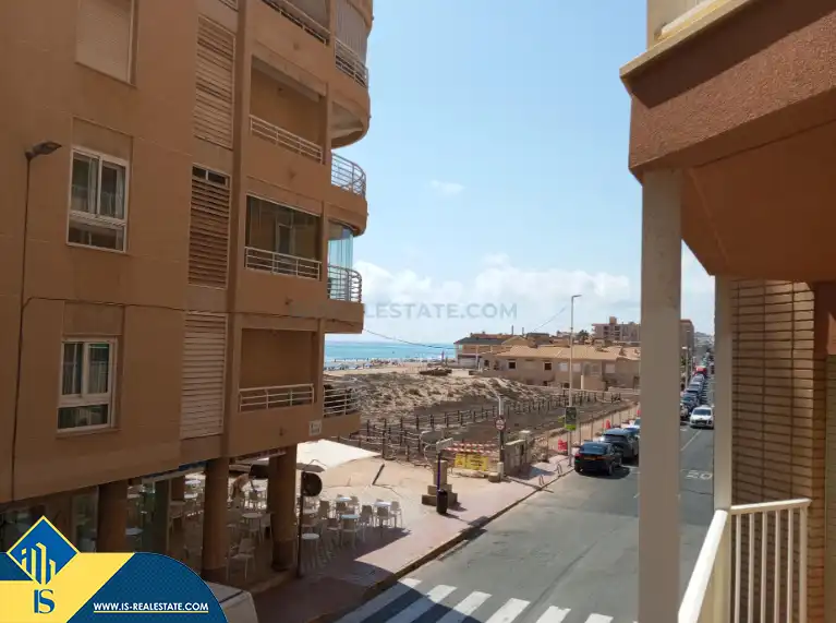Piso con terraza en venta en La Mata